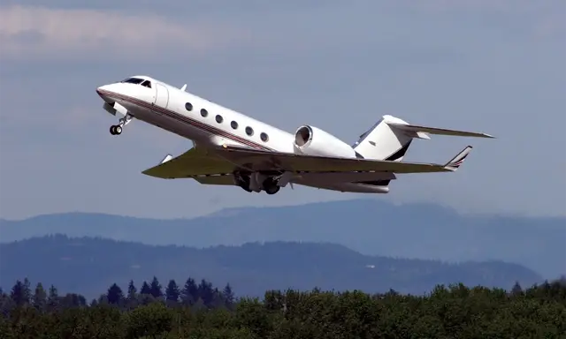 Gulfstream IV N18TD operated by STAJets, KSEE photo 4