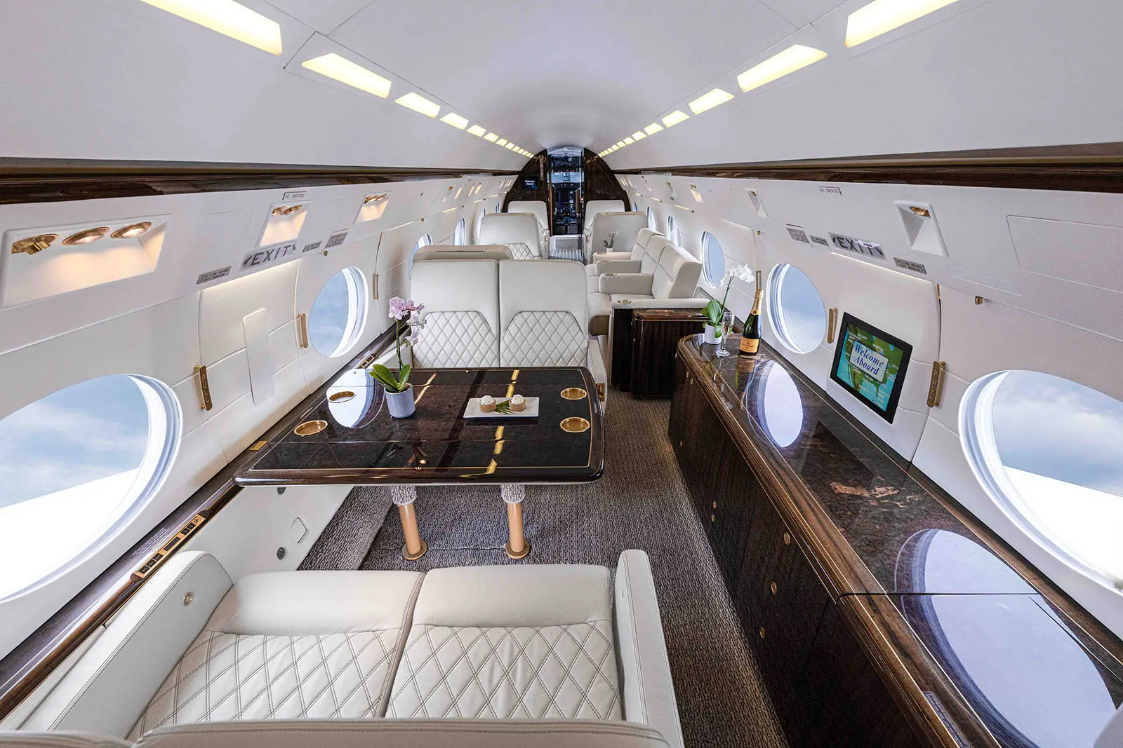 Gulfstream IV-SP N18TV operated by Journey Aviation, LLC photo 3