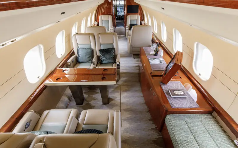 Bombardier Global Express XRS N190JA operated by Planet 9 Private Air ("P9PA") photo 2