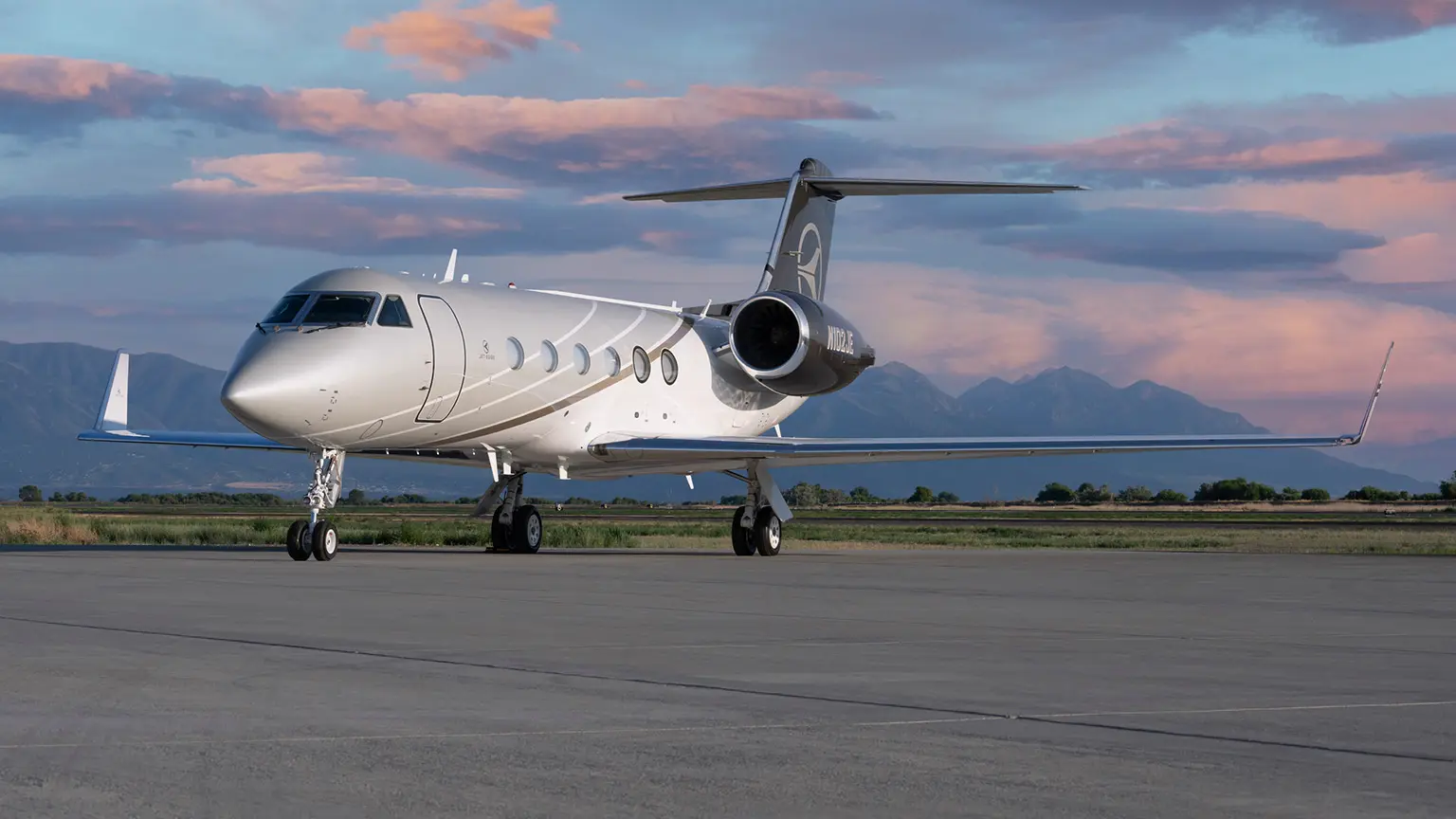 Gulfstream IV-SP N192JE operated by Jet Edge International, KPOC, exterior