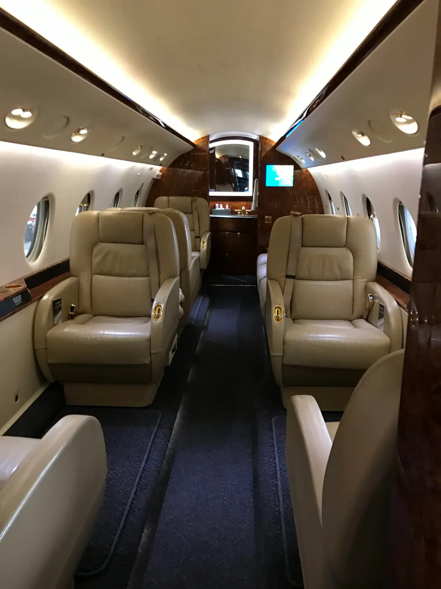 Gulfstream G200 N192RW operated by Venture Aviation Group, LLC, KGSP photo 2