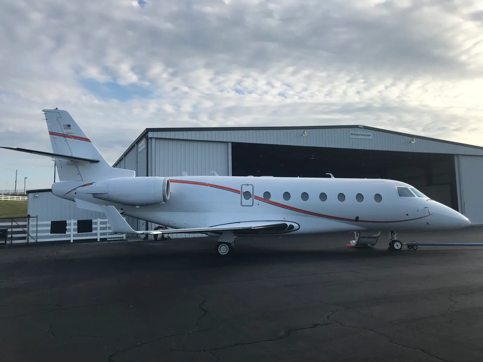Gulfstream G200 N192RW operated by Venture Aviation Group, LLC, KGSP photo 4