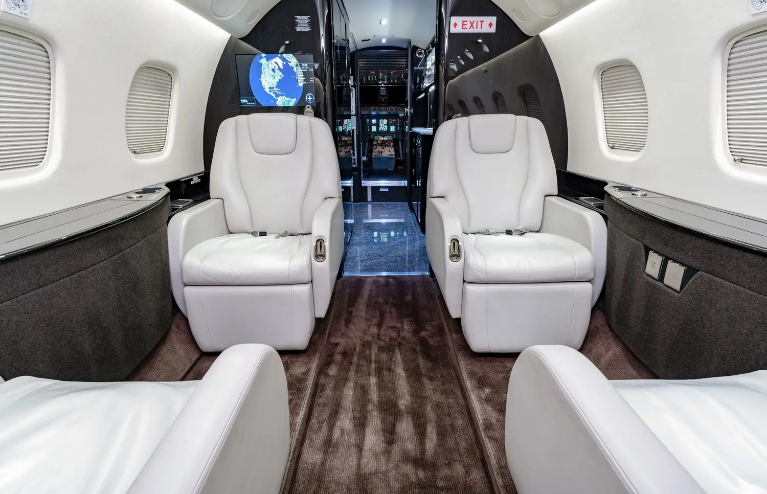 Embraer Legacy 650 N1955J operated by Elite Air, Inc. photo 2