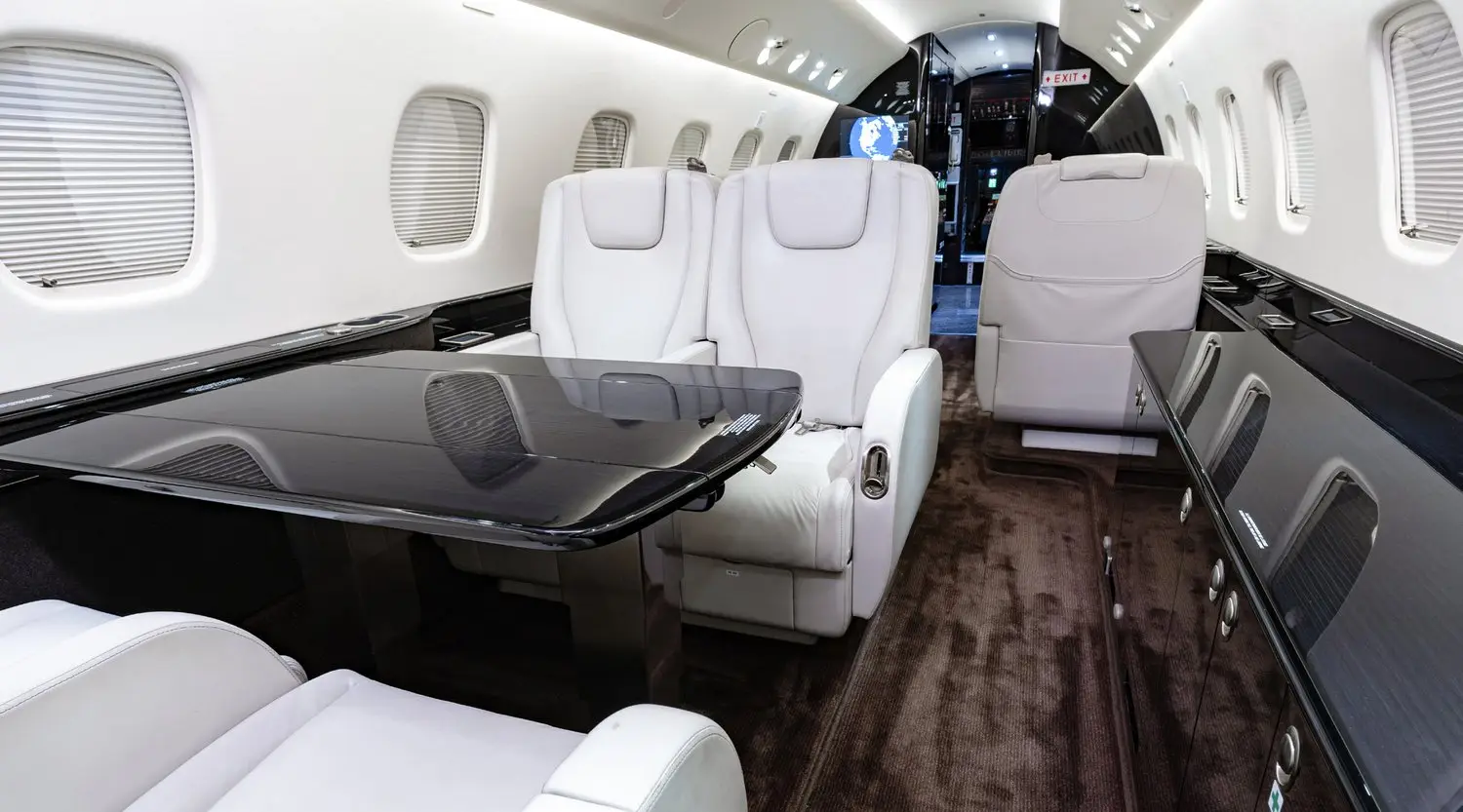 Embraer Legacy 650 N1955J operated by Elite Air, Inc. photo 4