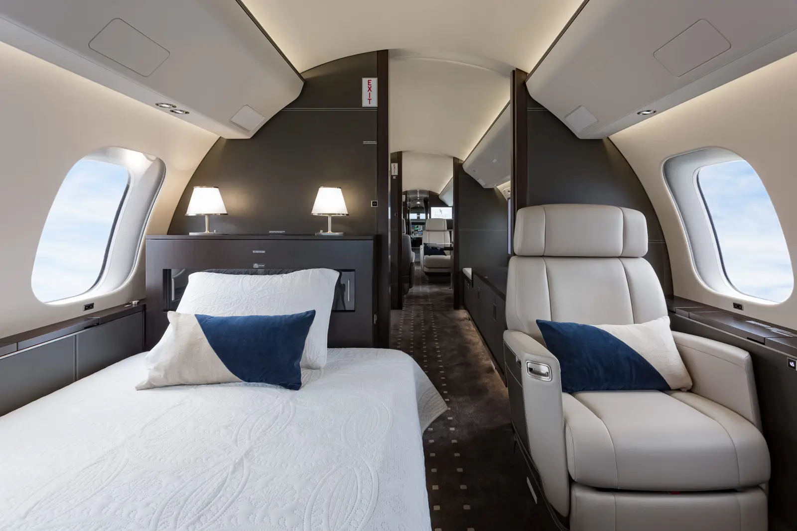 Bombardier Global 7500 N1966H operated by Phenix Jet photo 3