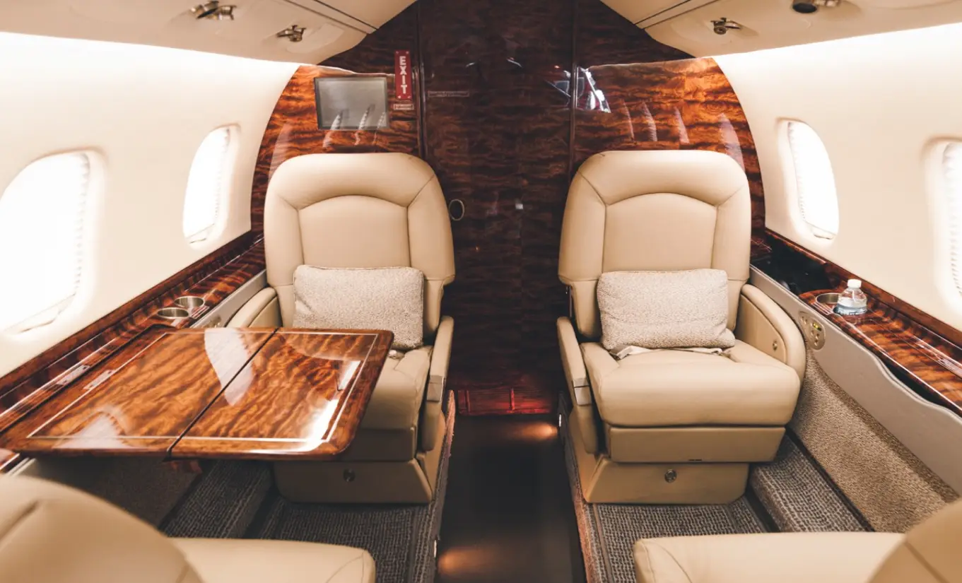 Bombardier Learjet 60 N198HB operated by ATI Jet Executive Charter, KCMH photo 2