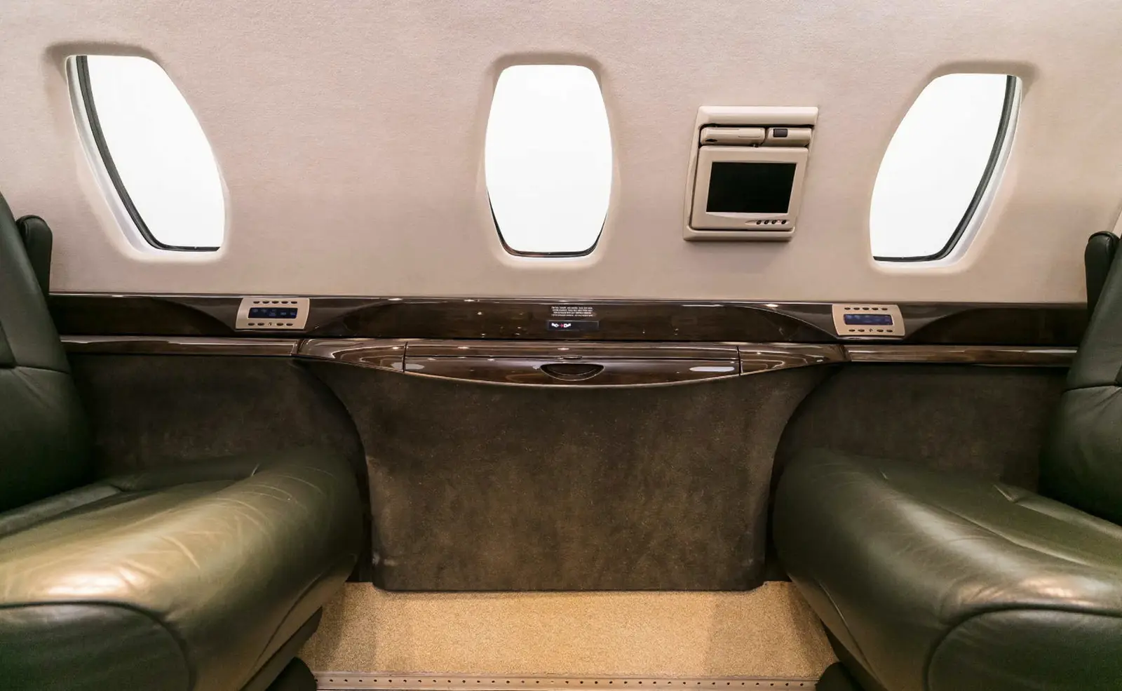Cessna Citation X N1HS operated by Priester Aviation photo 5