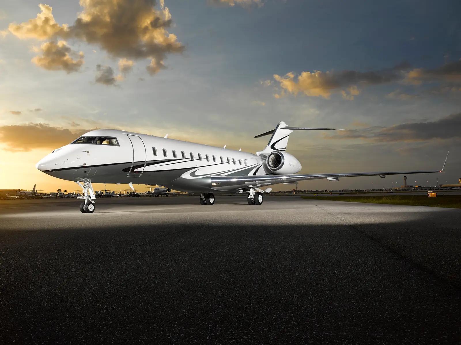 Bombardier Global 6000 N1WW operated by Solairus Aviation, exterior