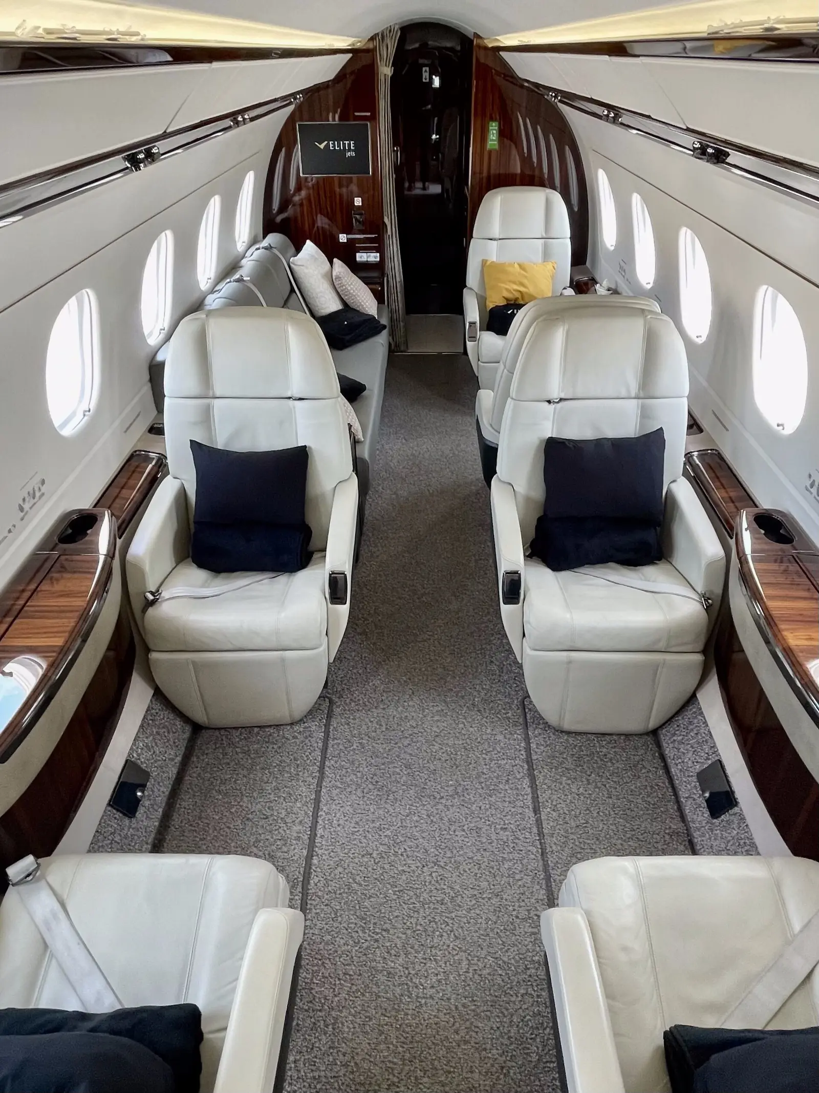 Embraer Legacy 500 N1Y operated by Elite Jets Charter, LLC photo 2