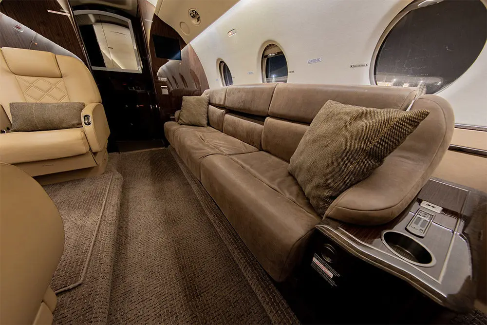 Gulfstream G200 N200GN operated by FlyHouse photo 3
