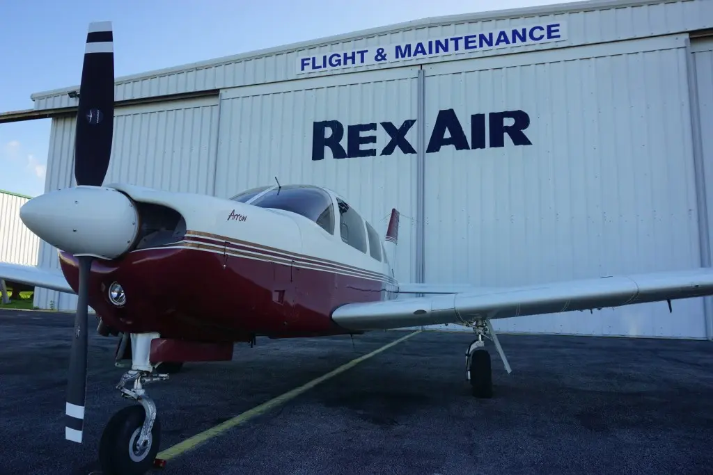 Piper PA-28R-201T Turbo Arrow III N204ND operated by RexAir photo 2