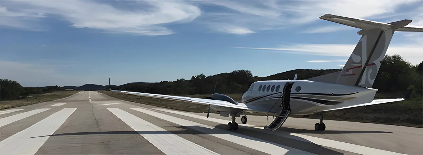 Beechcraft King Air 250 N205BK operated by Stebbins Aviation Inc. photo 2