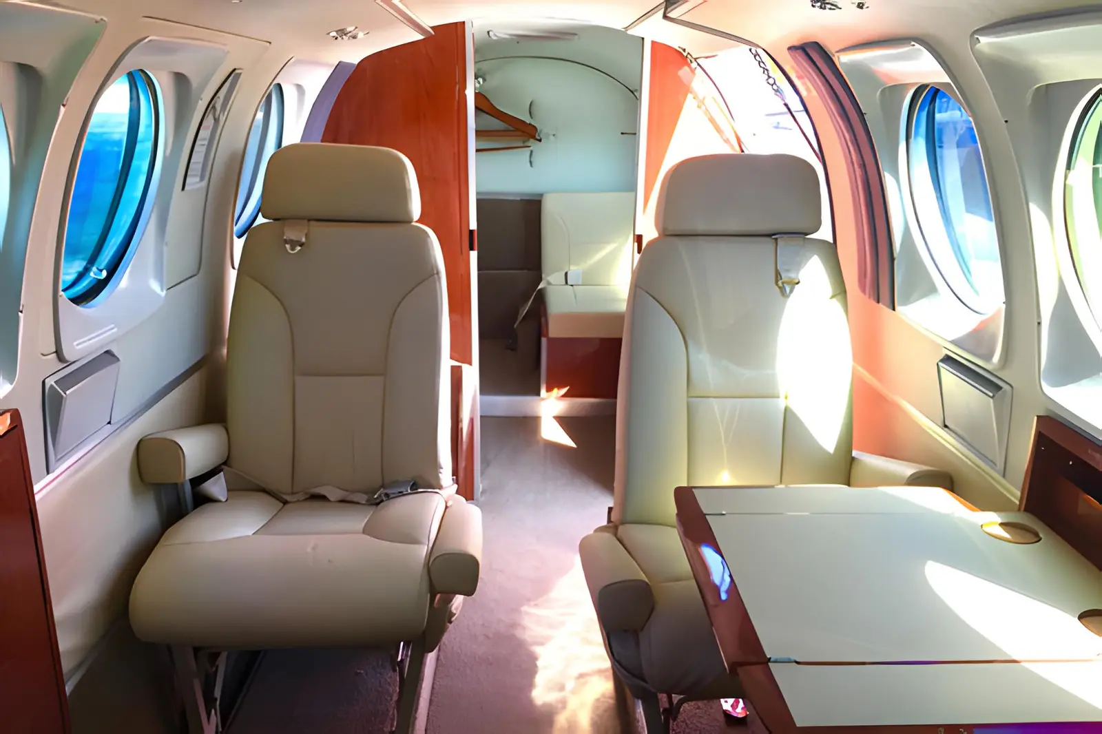Beechcraft King Air C90 N205MS operated by Justice Air Charter photo 3