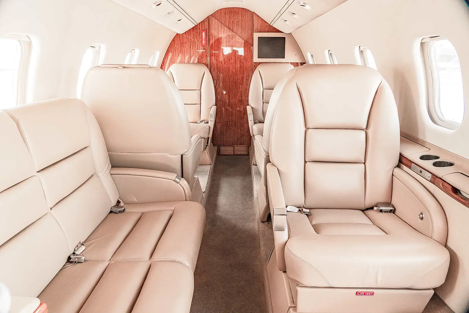 Bombardier Learjet 60 N208BH operated by ATI Jet Executive Charter, KELP photo 3