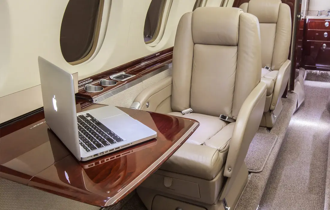 Beechcraft Hawker 750 N209HP operated by SpiritJets, LLC photo 6