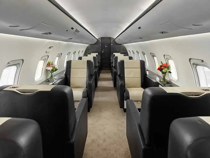 Bombardier CRJ-200 N209RW operated by Contour Aviation photo 3