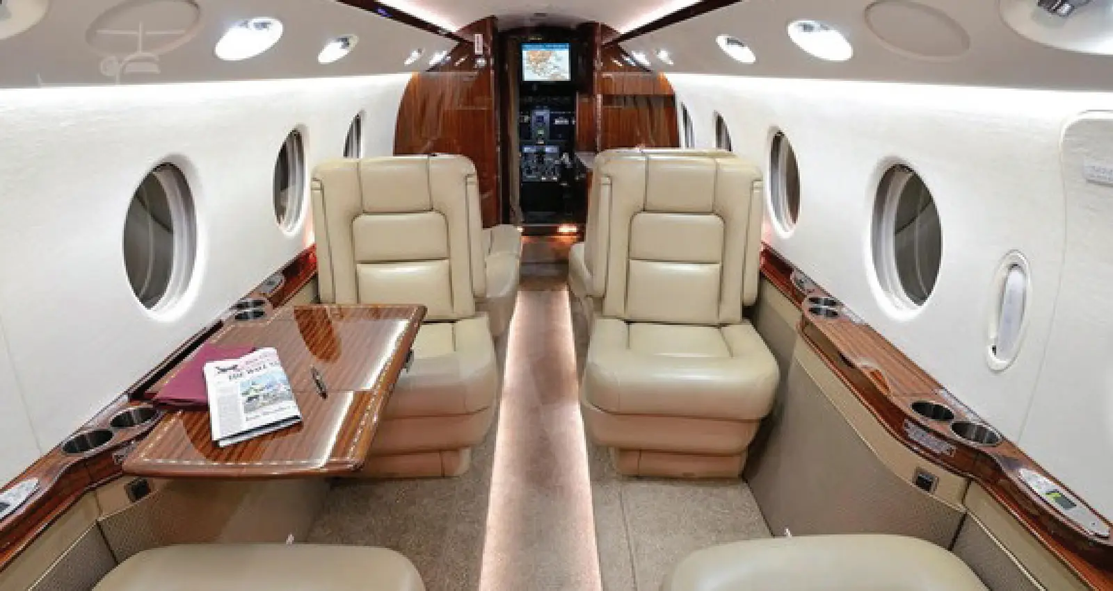 Gulfstream G150 N211TA operated by Trident Aircraft photo 2