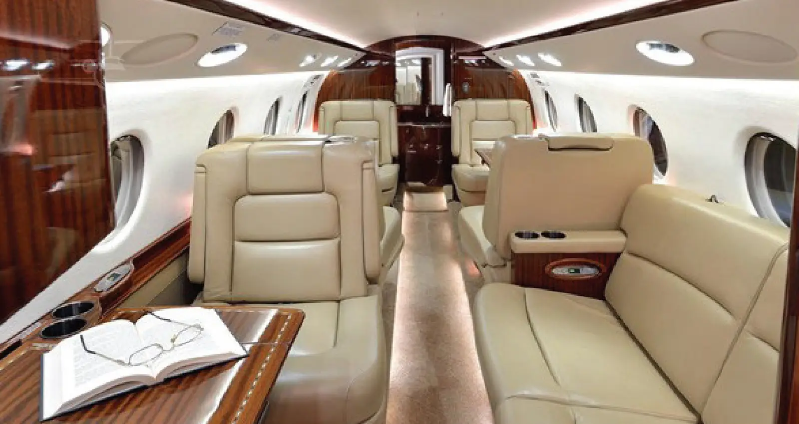 Gulfstream G150 N211TA operated by Trident Aircraft photo 3