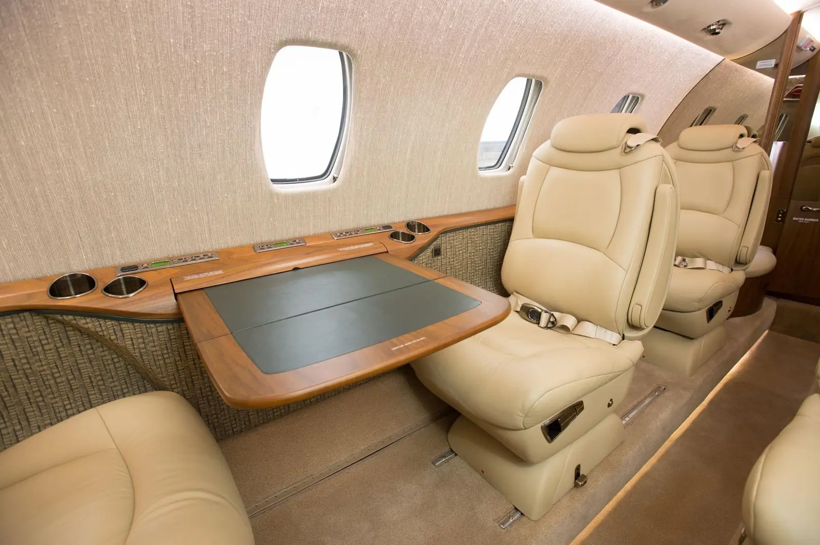 Cessna Citation XLS+ N212LT operated by Airshare photo 4