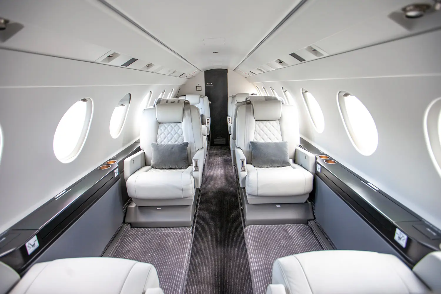 Dassault Falcon 50EX N214DV operated by Executive Fliteways, Inc. photo 3