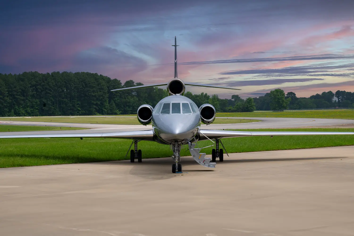 Dassault Falcon 50EX N214DV operated by Executive Fliteways, Inc. photo 6