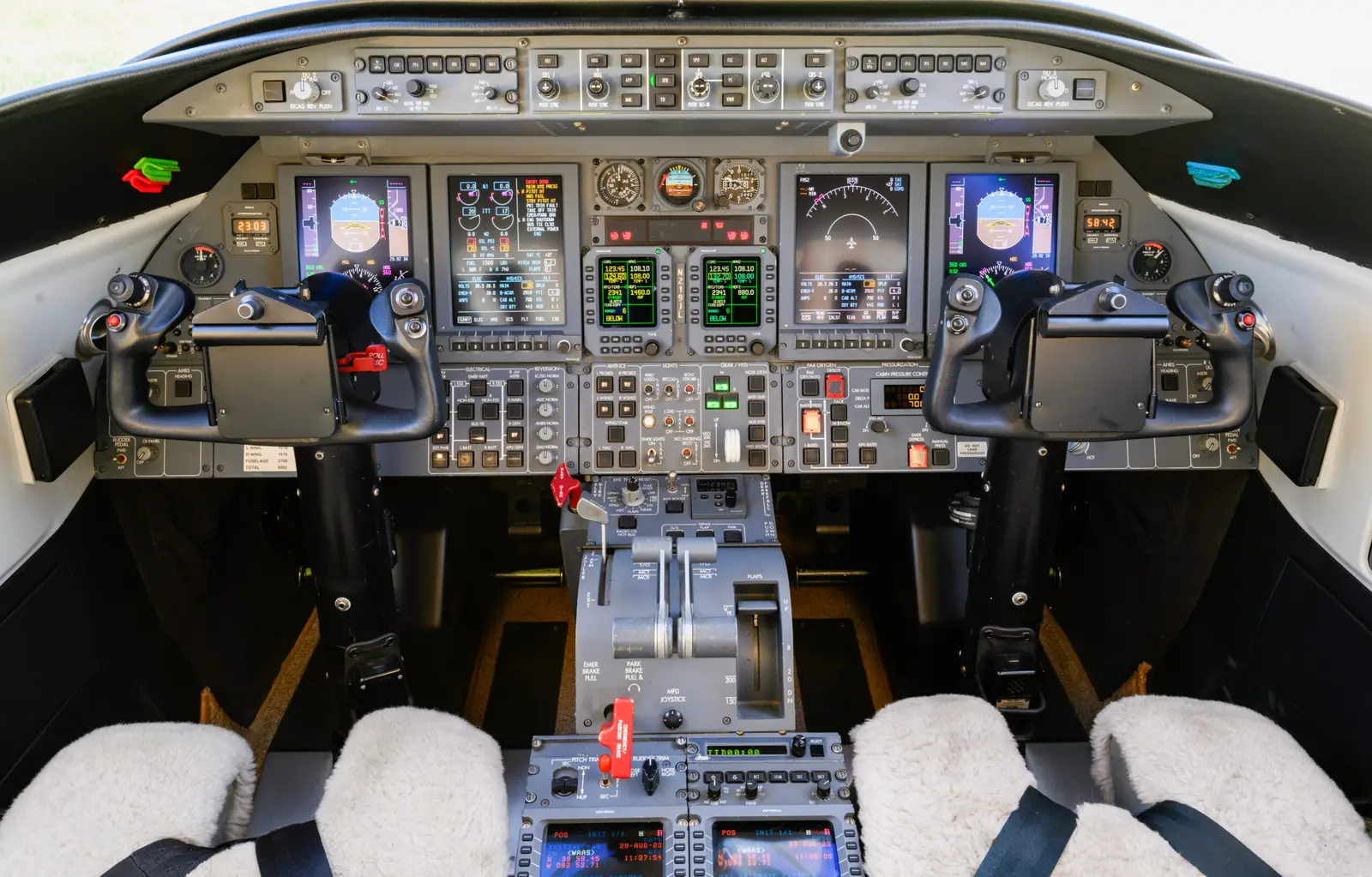 Bombardier Learjet 45XR N219JL operated by Four Corners Aviation photo 6