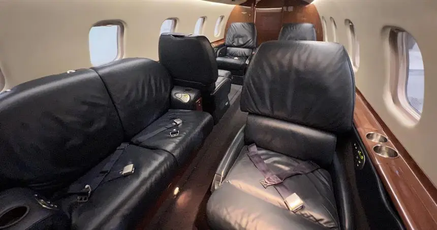 Bombardier Learjet 60 N220MD operated by ATI Jet Executive Charter photo 4