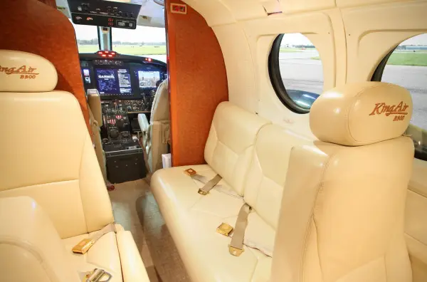 Beechcraft King Air 200 N220RA operated by Royal Air Charter photo 6