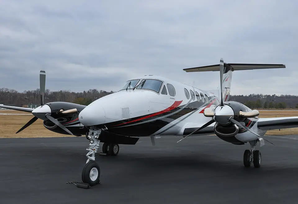 Beechcraft King Air 200 N220TT operated by American Air Charter Inc. photo 3