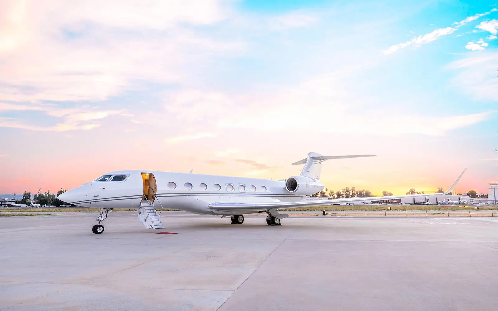 Gulfstream G650 N221DG operated by Clay Lacy Aviation, Inc., exterior