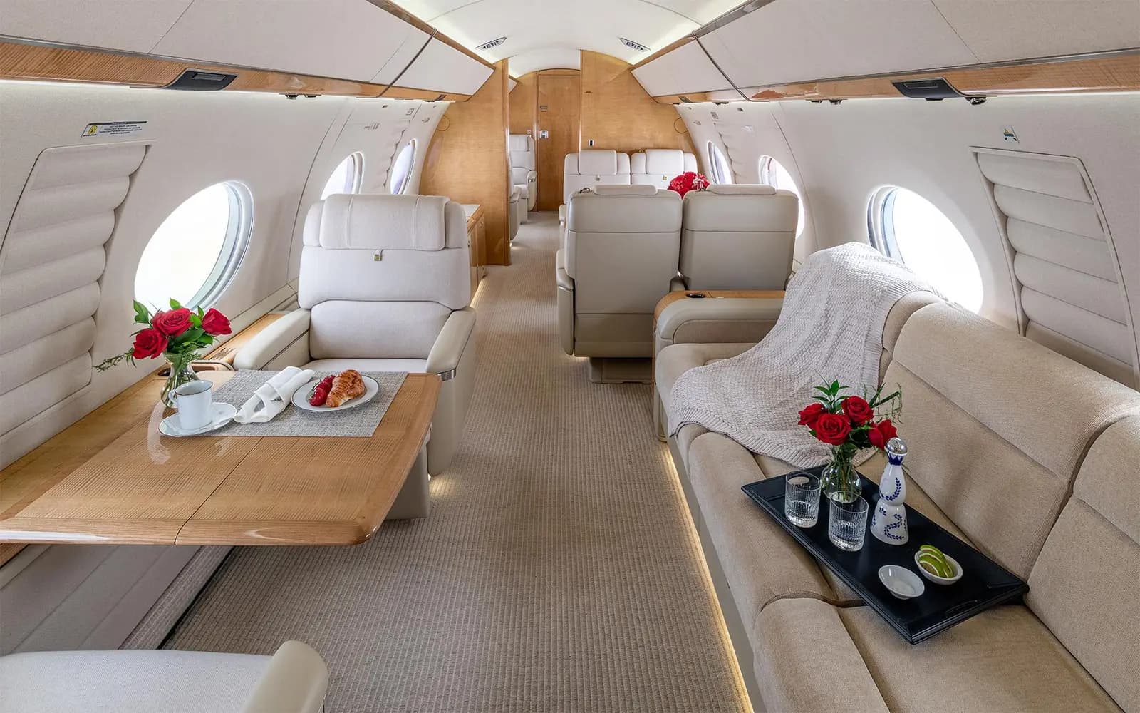 Gulfstream G650 N221DG operated by Clay Lacy Aviation, Inc. photo 3