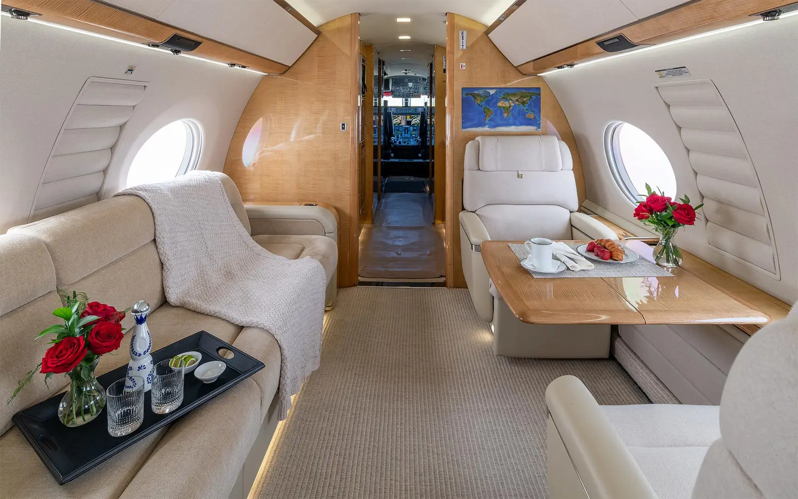 Gulfstream G650 N221DG operated by Clay Lacy Aviation, Inc. photo 4