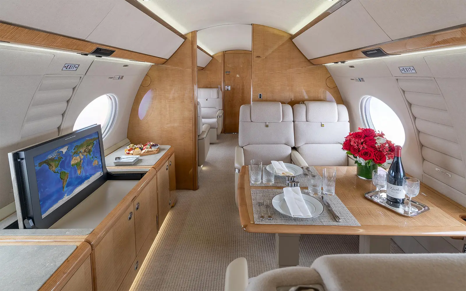 Gulfstream G650 N221DG operated by Clay Lacy Aviation, Inc. photo 5