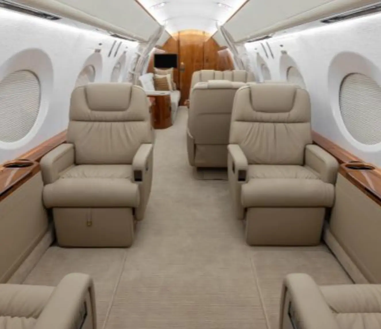 Gulfstream G500 N222NB operated by Jet Aviation, KBUR photo 2