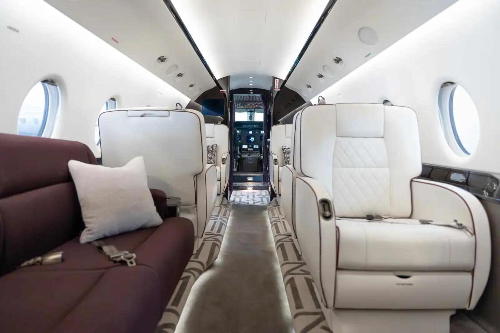Gulfstream G200 N224MZ operated by Erin Air, Inc. photo 3
