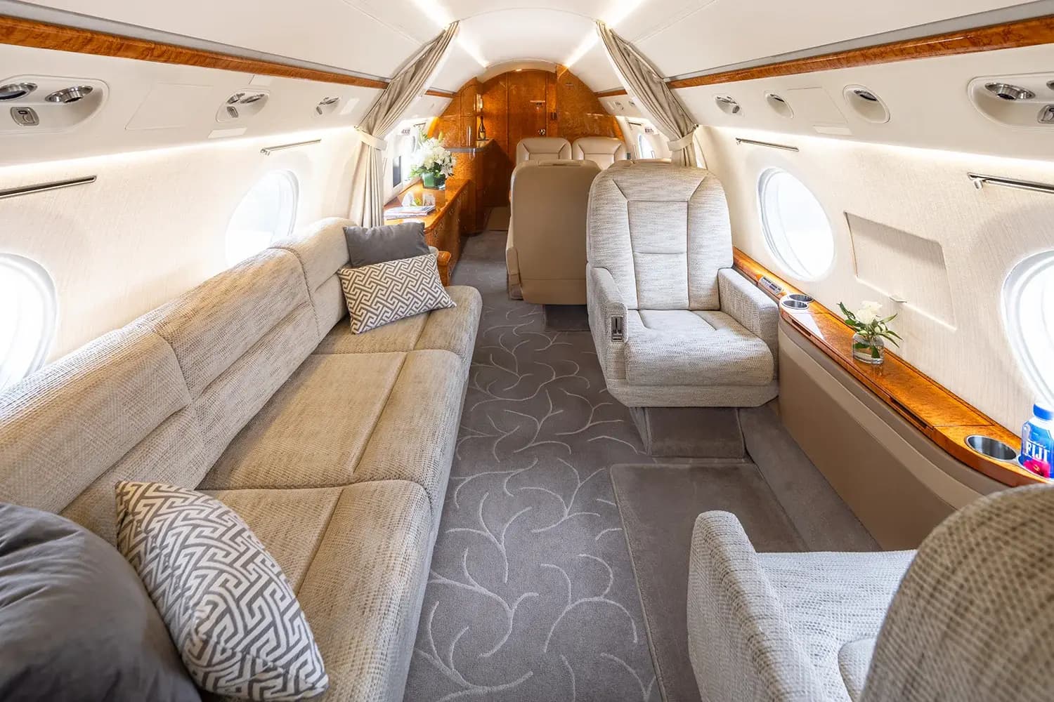 Gulfstream IV-SP N226RS operated by FLYTRU photo 5