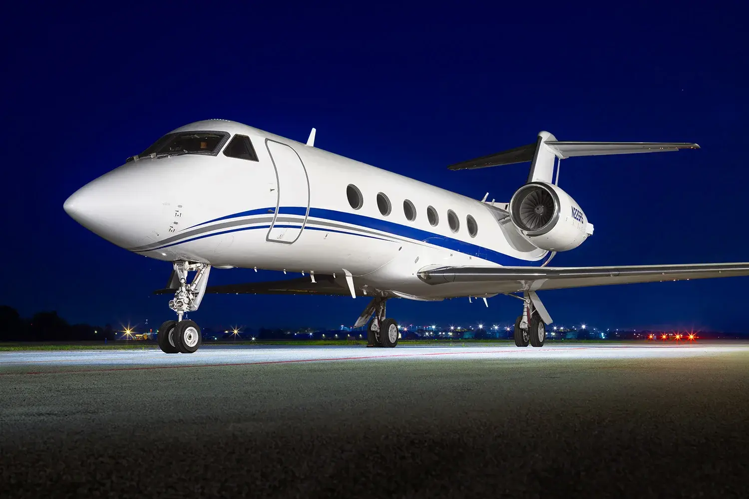 Gulfstream IV-SP N226RS operated by FLYTRU photo 6