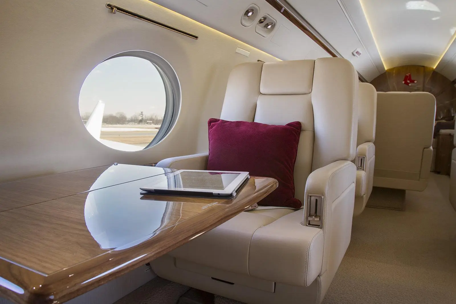 Gulfstream IV N227SV operated by Fair Wind Air Charter photo 2