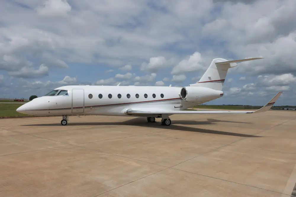 Gulfstream G280 N228BA operated by Solairus Aviation, exterior