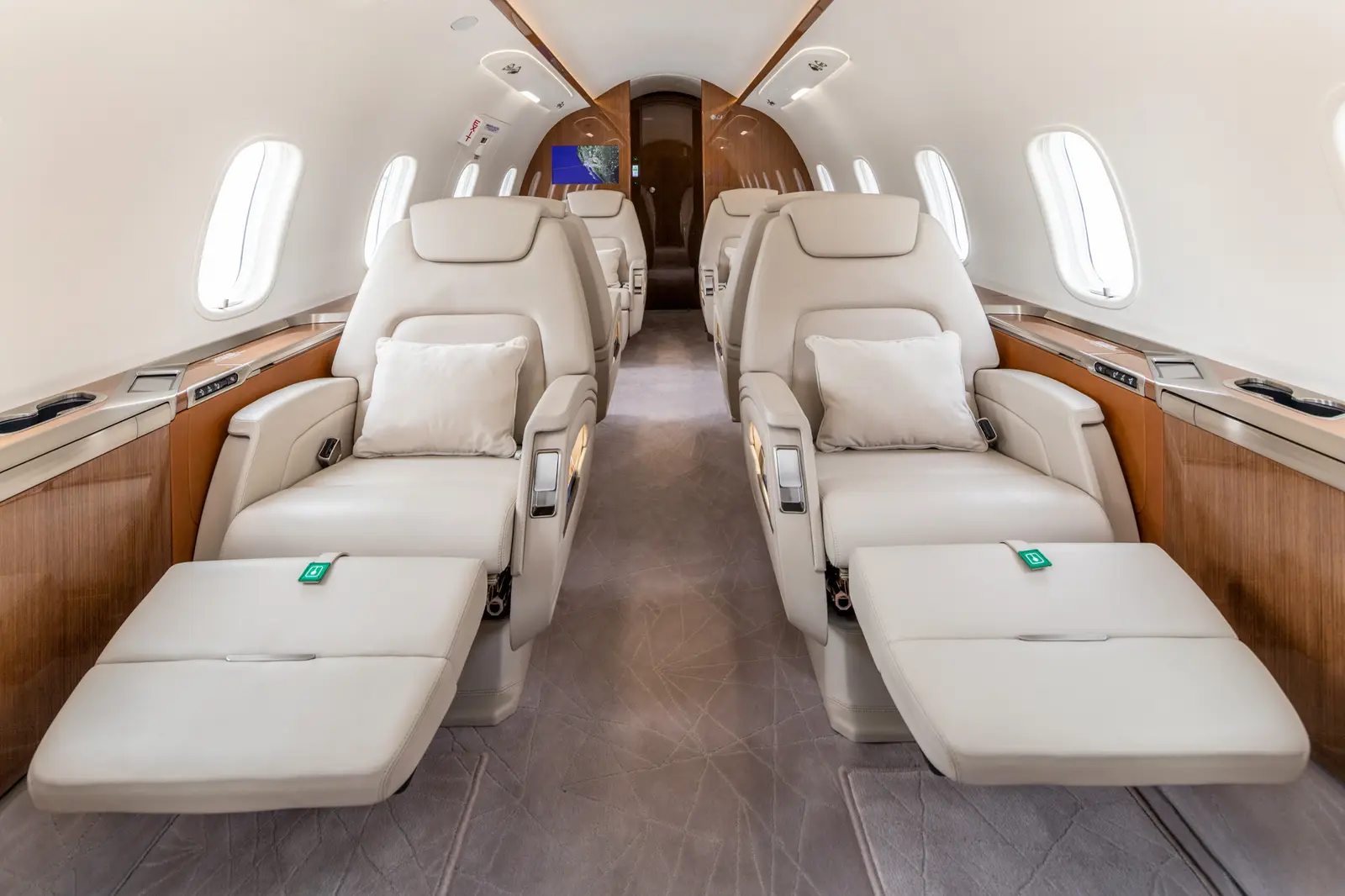 Bombardier Challenger 350 N228PK operated by Schubach Aviation, KCRQ photo 4