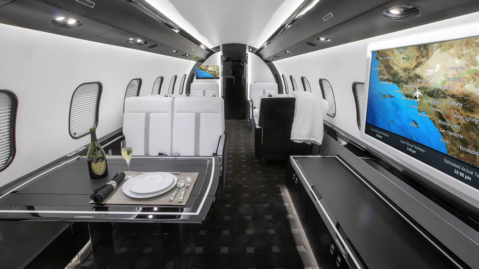 Bombardier Global Express N228SS operated by Silver Air photo 4