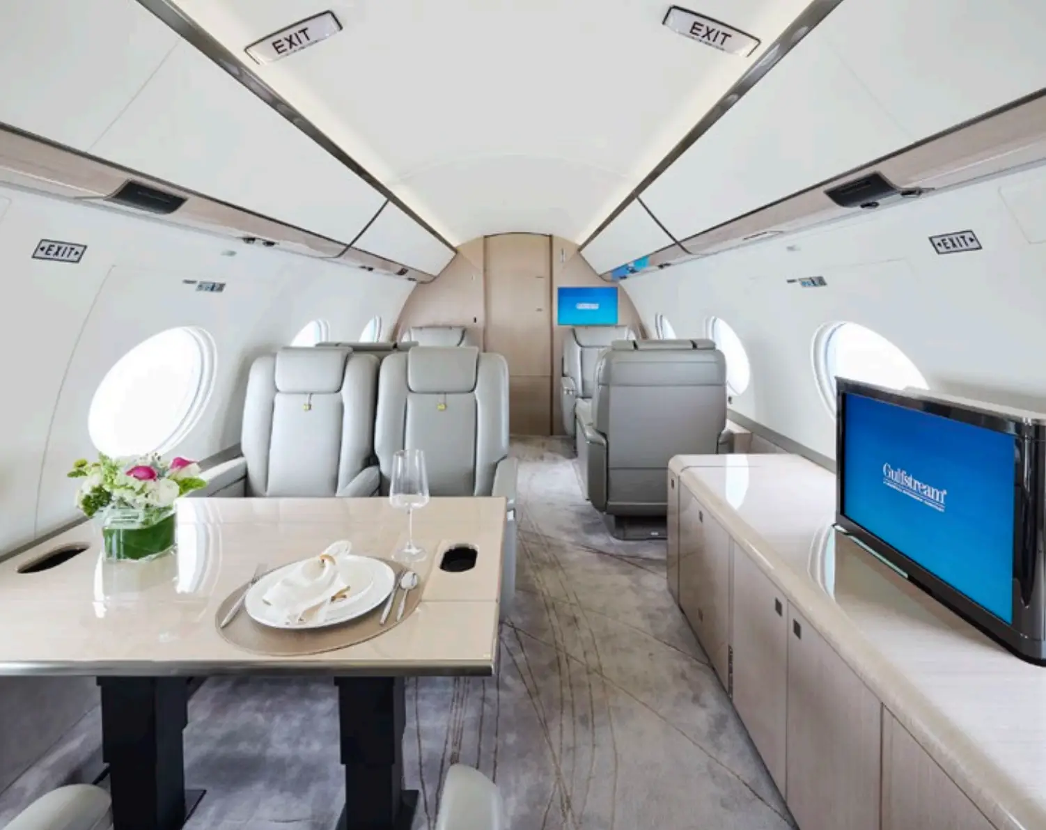 Gulfstream G650ER N228ZD operated by Jet Aviation Flight Services, Inc. photo 2