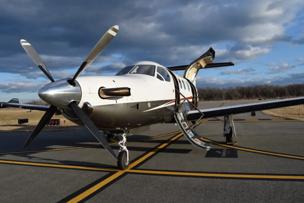 Pilatus PC-12/47 N22NY operated by Shoreline Aviation Inc, exterior