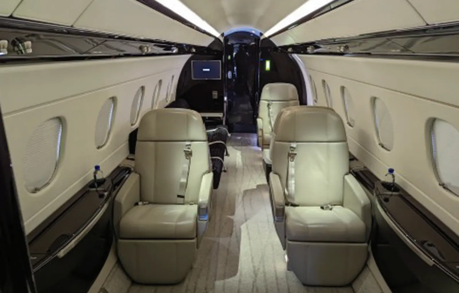 Embraer Legacy 500 N234JK operated by Trident Aircraft photo 5