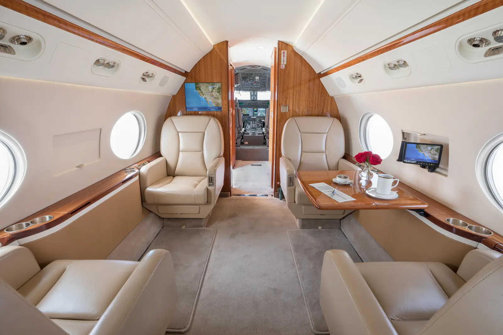 Gulfstream G450 N236KR operated by STAJets photo 3