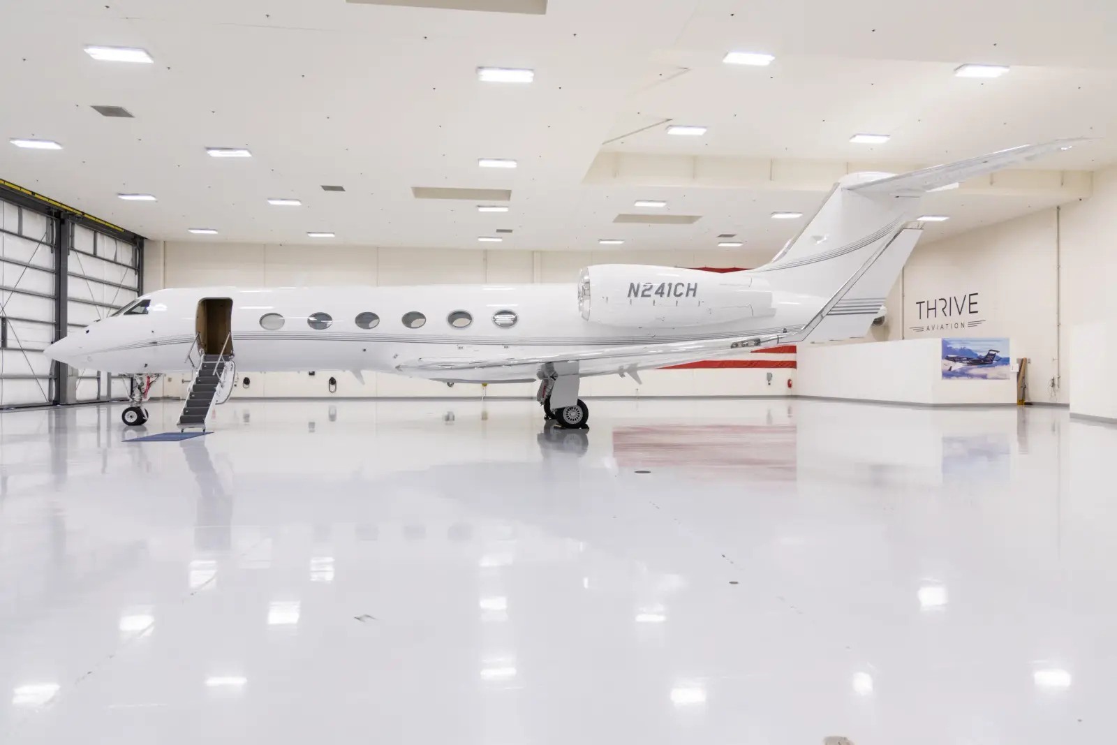 Gulfstream G450 N241CH operated by Thrive Aviation photo 4