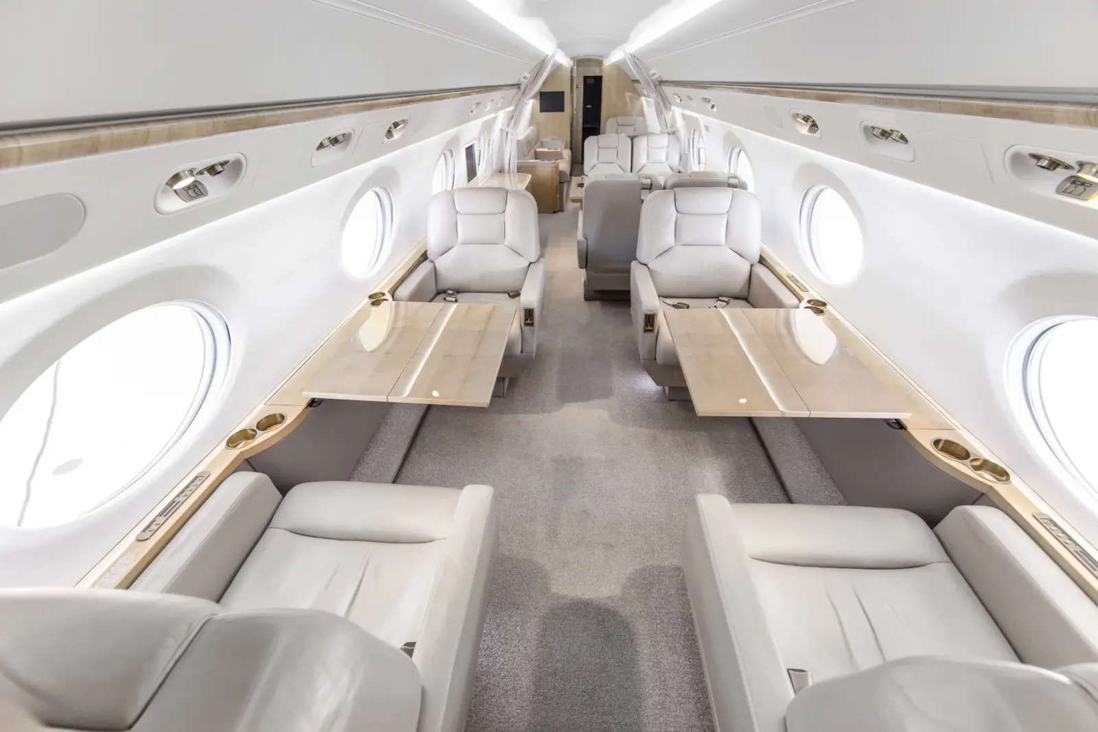 Gulfstream G450 N241CH operated by Thrive Aviation, exterior