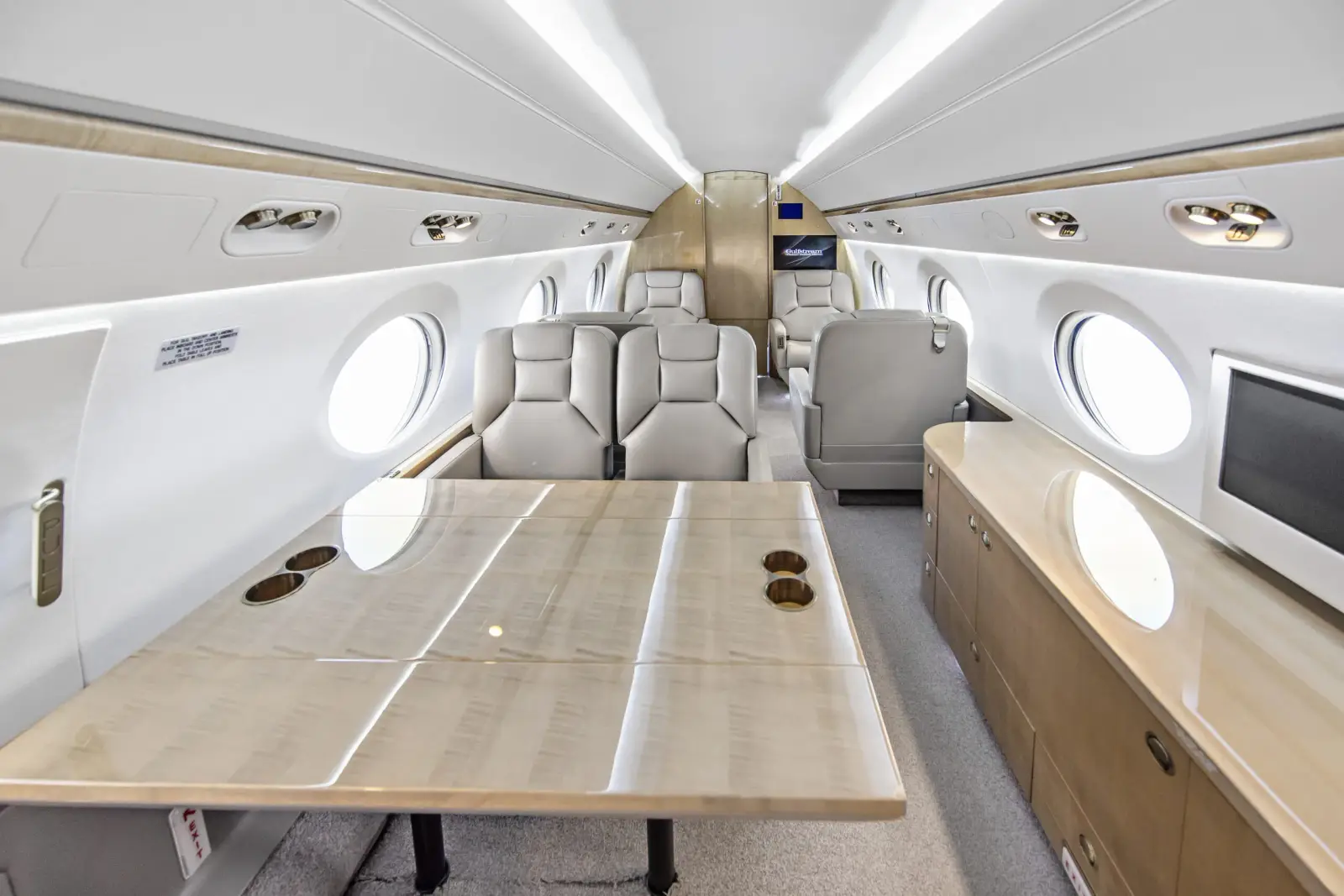 Gulfstream G450 N241CH operated by Thrive Aviation photo 2