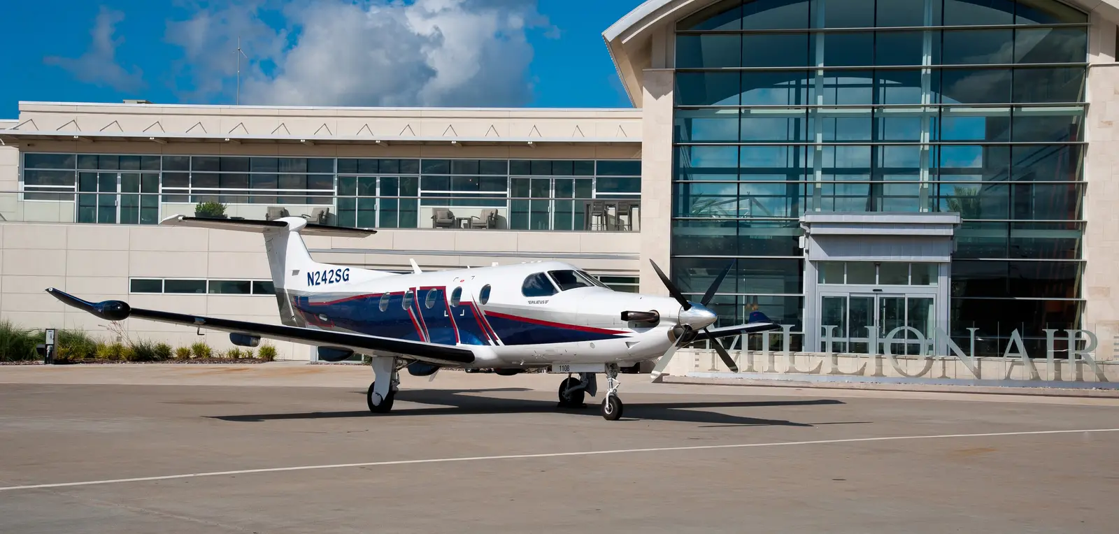 Pilatus PC-12/47 NG N242SG