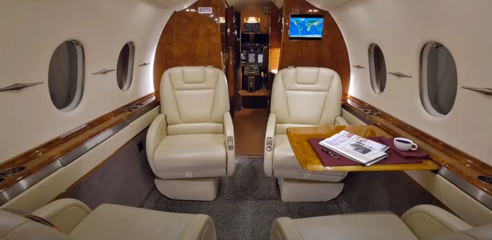 Beechcraft Hawker 4000 N243PG operated by Talon Air, LLC photo 2